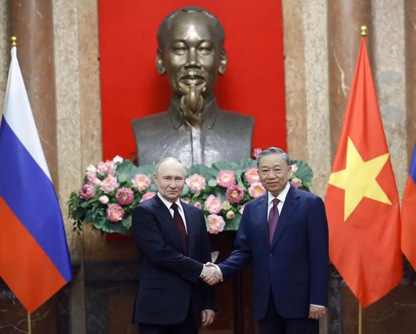 Le président de l’époque, Tô Lâm (à droite) et le président russe Vladimir Poutine, à Hanoi, le 20 juin 2024. Photo : VNA.