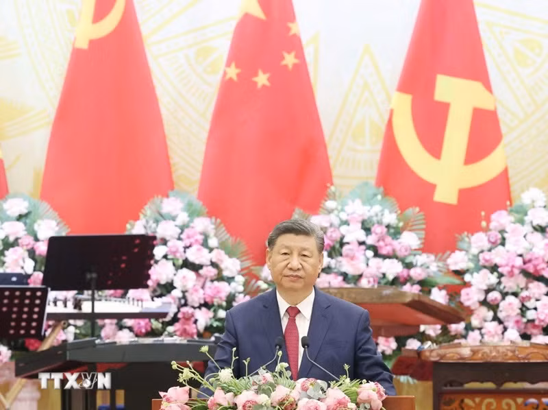 Le secrétaire général et président chinois Xi Jinping prend la parole lors du banquet. Photo : VNA. Le secrétaire général et président chinois Xi Jinping prend la parole lors du banquet. Photo : VNA.