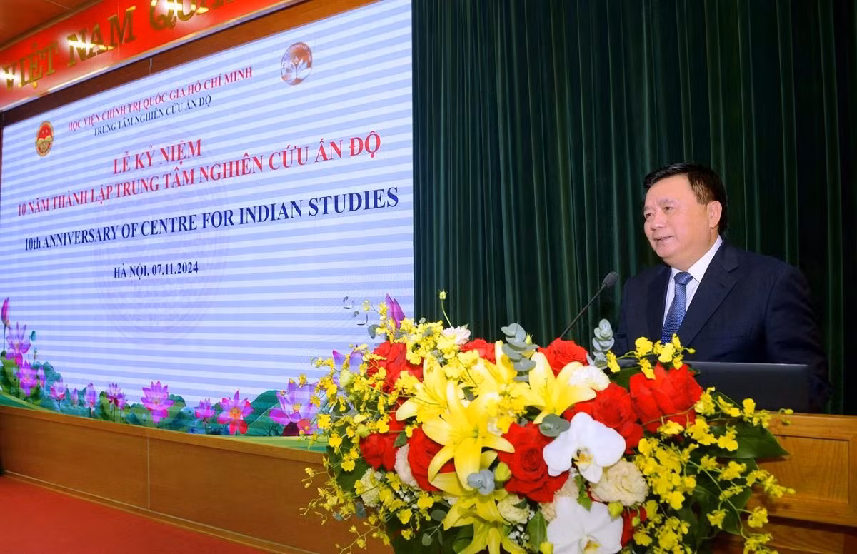 Le directeur de l'Académie nationale de politique Hô Chi Minh, Nguyên Xuân Thang, prononce le discours d'ouverture. Photo : baoquocte.vn