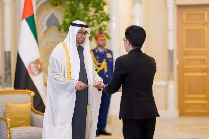 L’ambassadeur vietnamien aux Émirats arabes unis, Nguyen Thanh Diep, a promis de faire de son mieux pour contribuer davantage à promouvoir les relations d’amitié et de coopération entre les deux pays dans l’intérêt des deux peuples. Photo: Ambassade du Vietnam aux Émirats arabes unis.