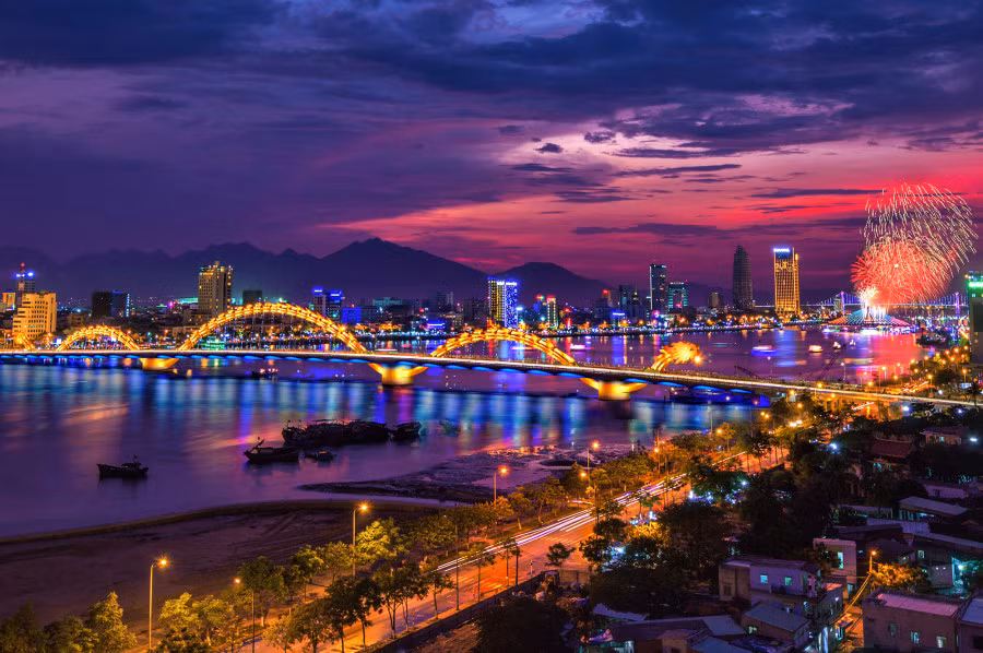 Outre les deux grandes villes comme Hanoi et Hô Chi Minh-Ville, Da Nang, Hoi An et Nha Trang sont également des destinations attrayantes pour les touristes australiens en raison de leurs belles plages, de leur culture unique et de leur climat agréable. Photo: vietnamtravel.