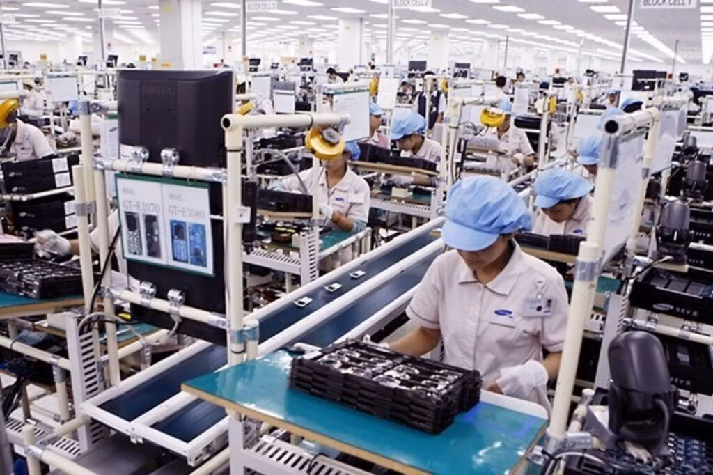 En 2024, la croissance de l’économie vietnamienne est soutenue par d’importantes forces motrices, telles que les investissements publics, les investissements privés et les activités d’import-export. En 2024, la croissance de l’économie vietnamienne est soutenue par d’importantes forces motrices, telles que les investissements publics, les investissements privés et les activités d’import-export.