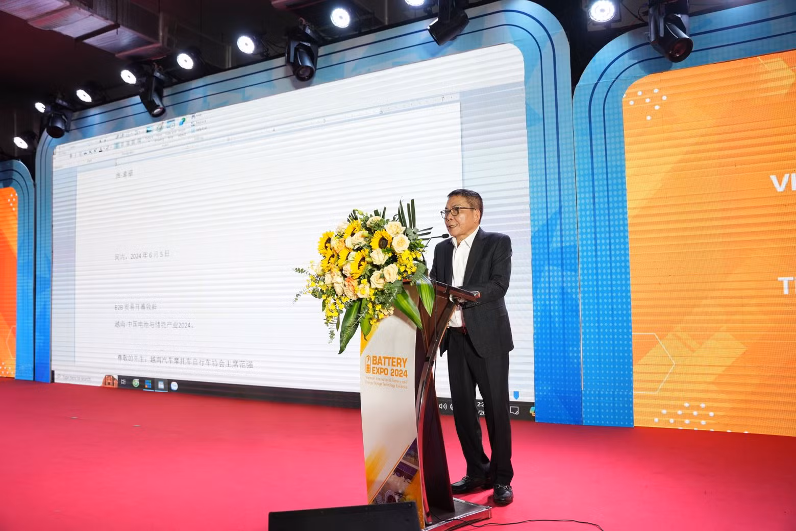 Pham Cuong, président de l’Association vietnamienne de l’automobile, de la moto et du vélo (VAMOBA), a affirmé que le forum permettait de renforcer la connexion et d’aborder les nouvelles tendances dans l’industrie des batteries et autres systèmes de stockage d’énergie.