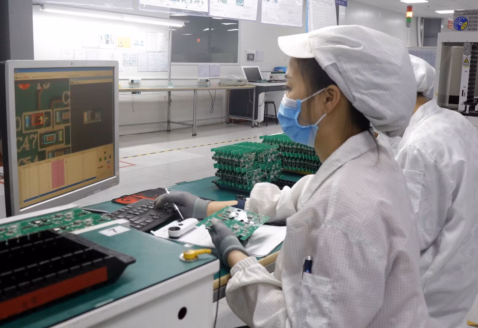 Dans le contexte de diversification des chaînes d’approvisionnement et d’évolutions géopolitiques complexes à l’échelle mondiale, le Vietnam émerge comme une destination privilégiée pour les investisseurs dans l’industrie des semi-conducteurs. Photo : VNA.