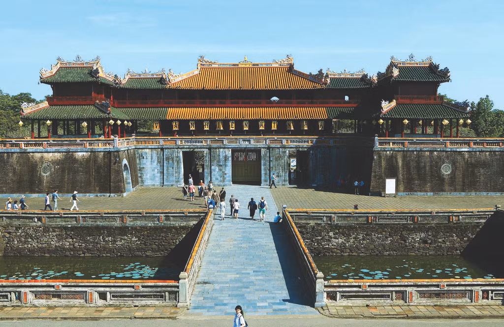 Le 11 décembre 1993, l’Ensemble de monuments de Huê (au Centre) était officiellement inscrit sur la liste du patrimoine mondial de l’UNESCO, devenant alors le premier site honoré du Vietnam. Photo : VNA.