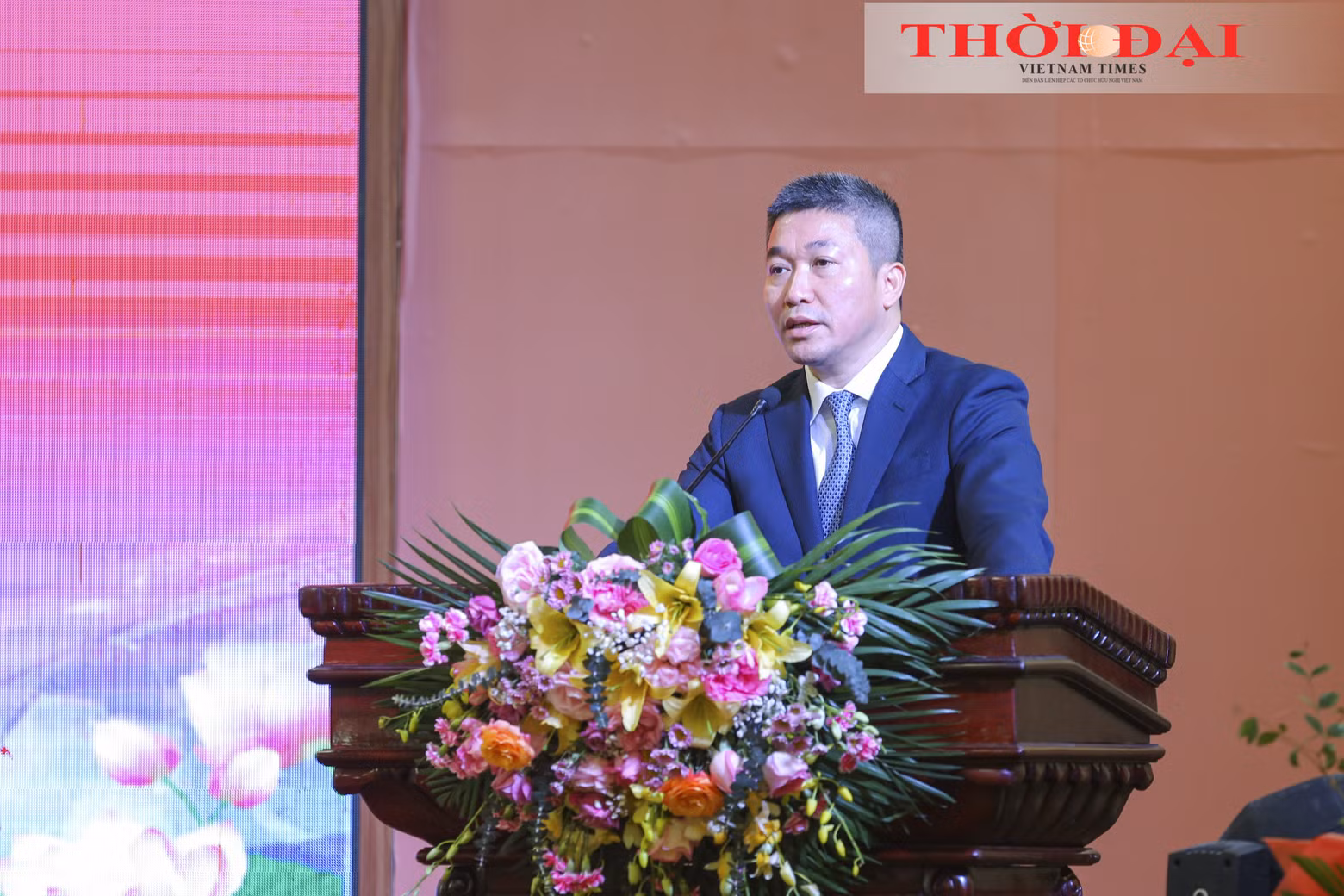 Le président de l'Union des organisations d'amitié du Vietnam, Phan Anh Son, a hautement apprécié les contributions actives de l'Association d'amitié Vietnam – Laos et de ses membres répartis dans 39 provinces et villes vietnamiennes à l’approfondissement des relations spéciales Vietnam – Laos, notamment en matière de diplomatie populaire. Photo : thoidai.