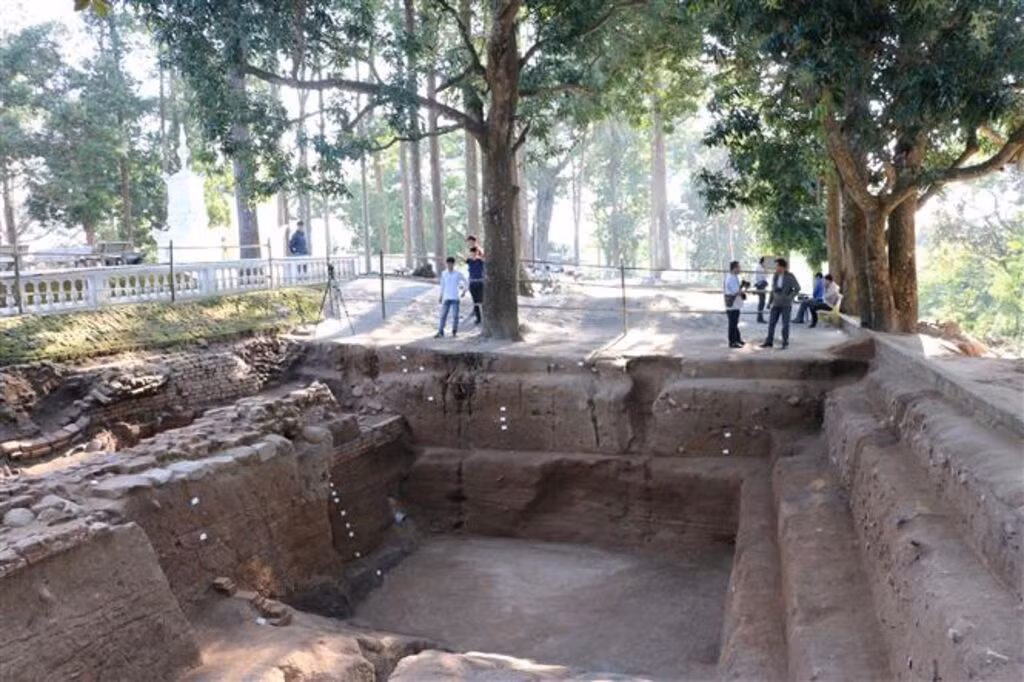 Des fouilles archéologiques dans le vestige national spécial d'Oc Eo - Ba Thê, province d'An Giang (au Sud). Photo : VNA. Des fouilles archéologiques dans le vestige national spécial d'Oc Eo - Ba Thê, province d'An Giang (au Sud). Photo : VNA.