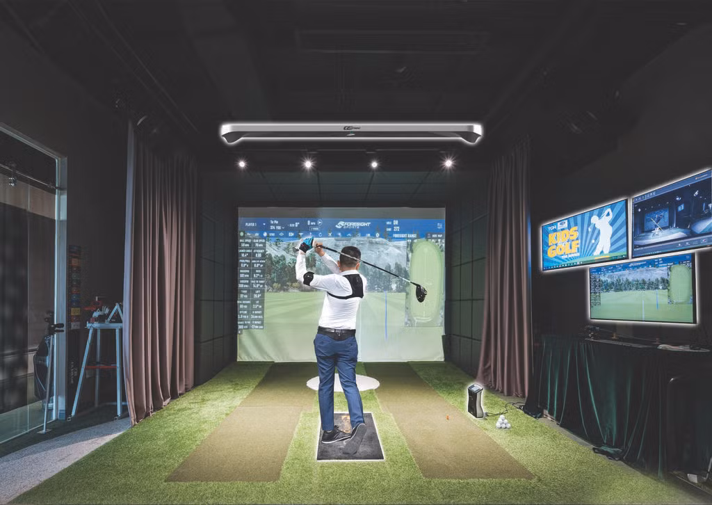 Dans une salle de golf en 3D. Dans une salle de golf en 3D.