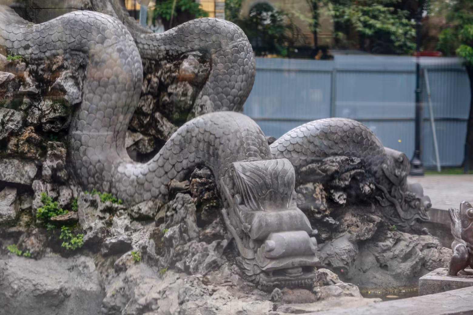 [Photos] La fontaine du Crapaud en cours de restauration ảnh 9