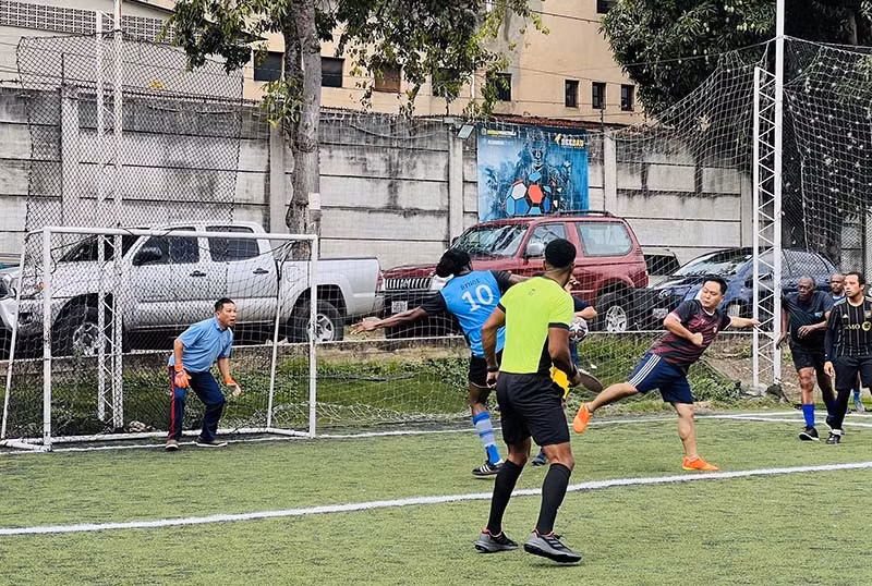 Malgré leur caractère amateur, les joueurs ont offert au public des matchs animés et attrayants. Photo: baoquocte.vn.