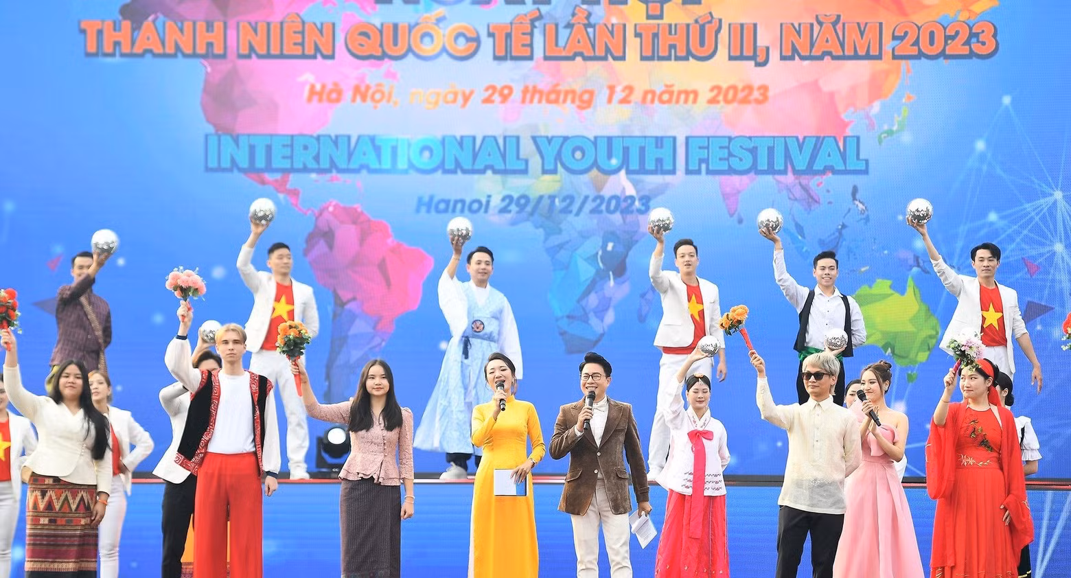 Le Festival international de la jeunesse 2024 aura pour but de promouvoir l’esprit de paix, de solidarité, d’amitié et de développement au sein de la jeunesse, ainsi que de favoriser la connexion entre les jeunes vietnamiens et ceux d’autres pays du monde. Le Festival international de la jeunesse 2024 aura pour but de promouvoir l’esprit de paix, de solidarité, d’amitié et de développement au sein de la jeunesse, ainsi que de favoriser la connexion entre les jeunes vietnamiens et ceux d’autres pays du monde.