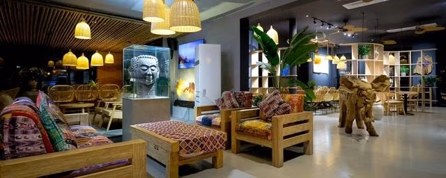 Les œuvres d'art fabriquées à la main apportent une couleur culturelle à l'espace. Photo : Musée d'ethnologie du Vietnam. Les œuvres d'art fabriquées à la main apportent une couleur culturelle à l'espace. Photo : Musée d'ethnologie du Vietnam.