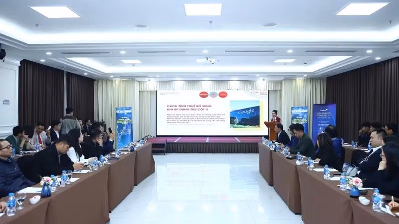 Lors du colloque intitulé « Potentiel et tendance de l’application des technologies IoT et IA dans les industries auxiliaires au Vietnam », le 23 décembre à Hanoï. Photo: NDEL. Lors du colloque intitulé « Potentiel et tendance de l’application des technologies IoT et IA dans les industries auxiliaires au Vietnam », le 23 décembre à Hanoï. Photo: NDEL.