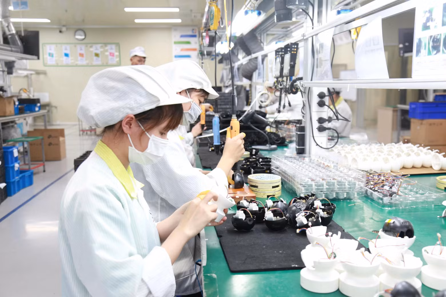 Les produits vietnamiens les plus exportés vers le marché polonais comprennent les ordinateurs, les produits électroniques et leurs composants, les machines, outils et pièces détachées, les produits de textile-habillement, les chaussures, les fruits de mer, ou encore les produits sidérurgiques. Photo : congthuong.vn