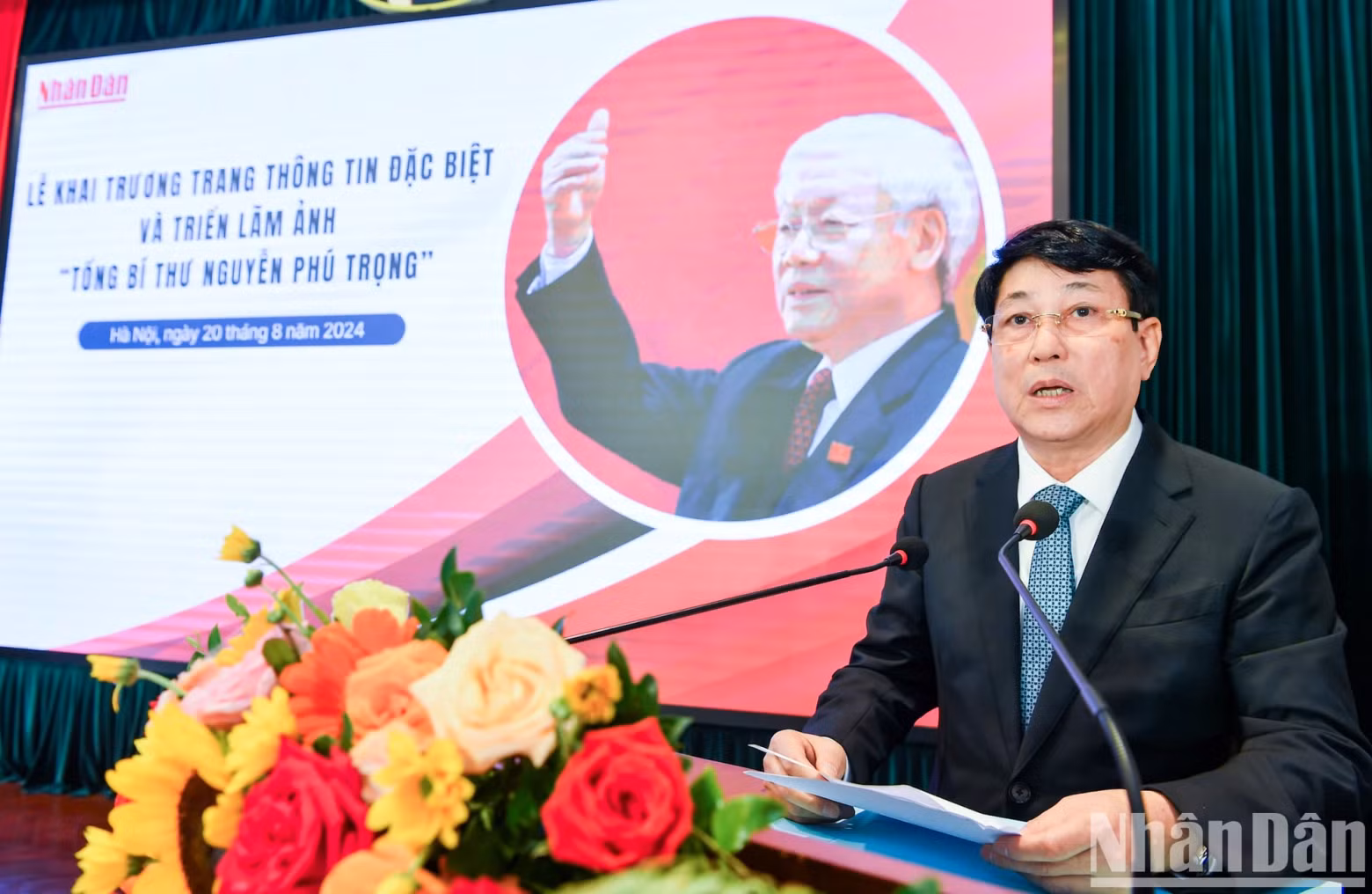 Le général d’armée Luong Cuong, membre du Bureau Politique et Permanent du Secrétariat du CC du PCV, prend la parole. Photo : nhandan.vn
