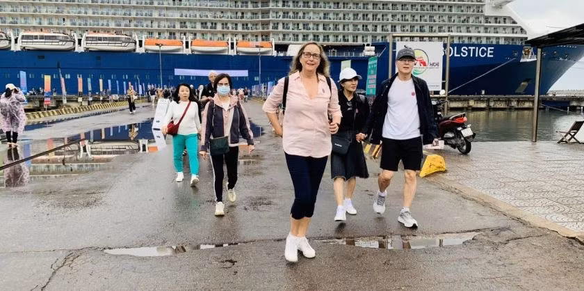Les touristes en croisière sont venus à Thua Thien Hue au début 2024. Photo : VOV