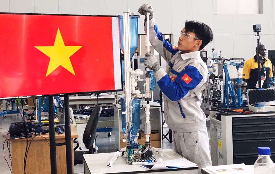 Dans un contexte de reprise continue du marché du travail mais marqué par de nombreux défis, le renforcement des compétences professionnelles devient une nécessité incontournable. Photo : laodongdongnai.