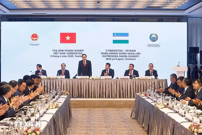 Vue de de la table ronde des affaires Vietnam-Ouzbékistan, le 8 avril, à Tachkent. Photo: VietnamPlus