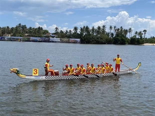 L'équipe vietnamienne de course de voile. Photo : VNA.