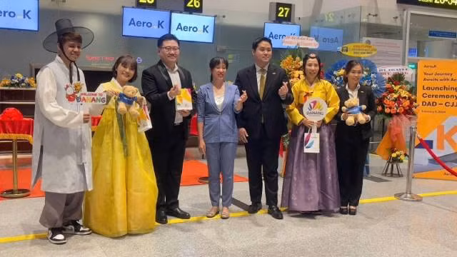 La compagnie aérienne Aero K Airlines a exploité la ligne Cheongju (R. de Corée ) - Dà Nang en décembre 2024. Photo : VOV.