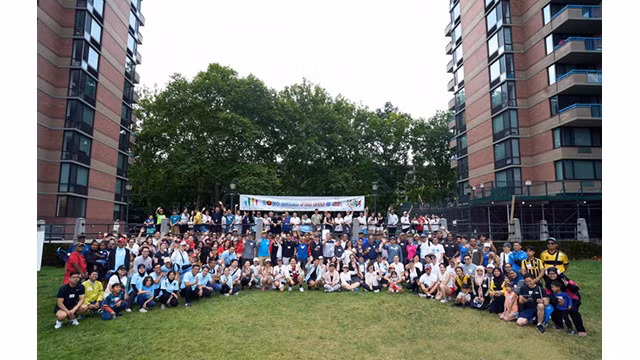 La course d’amitié « ASEAN Fun Run » a réuni près de 300 fonctionnaires et leurs familles. Photo : thoidai.com.vn