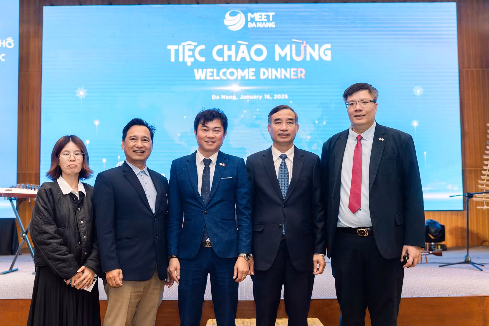 Le docteur Trân Hai Linh lors d'un forum à Dà Nang. Le docteur Trân Hai Linh lors d'un forum à Dà Nang.