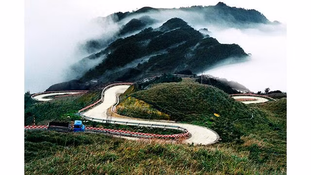 Il y a près de 100 ans, les Français ont découvert Mâu Son comme un joyau caché au milieu de la jungle et ont fait de ce sommet sacré une station balnéaire idéale. http://dulich24.com.vn