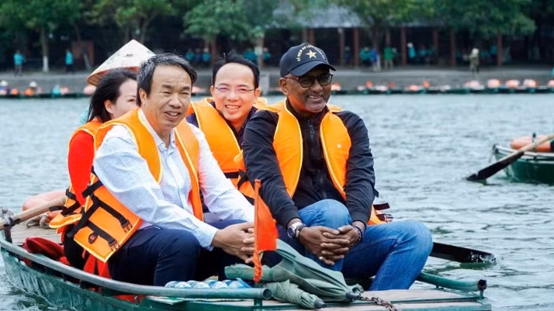 La délégation de l’UNESCO visite la vieille ville de Hoa Lu (Ninh Binh) ảnh 9
