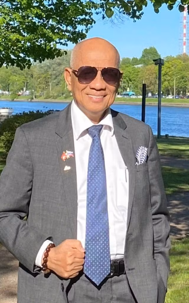 L’homme d’affaires d’origine vietnamienne, Nguyên Hông Huê, un Vietnamien d’Australie, président de l'Association des Entrepreneurs vietnamiens à l'Étranger (BAOOV), membre du Comité central du Front de la Patrie du Vietnam. Photo: fournie par l'intéressé L’homme d’affaires d’origine vietnamienne, Nguyên Hông Huê, un Vietnamien d’Australie, président de l'Association des Entrepreneurs vietnamiens à l'Étranger (BAOOV), membre du Comité central du Front de la Patrie du Vietnam. Photo: fournie par l'intéressé