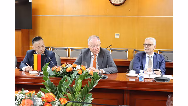 Dans les temps à venir, Basse-Saxe espère devenir le premier État allemand de développement d’énergies renouvelables, élargissant ainsi la coopération internationale en matière d’adaptation au changement climatique. Photo : tapchicongthuong.vn