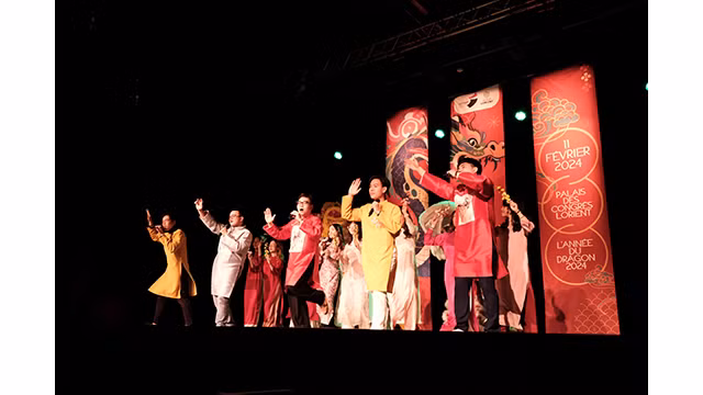 Des performances splendides et bien colorées pour but de promouvoir la musique vietnamien. Photo : Dào Hoàng, Nguyên Anh/Journal Nhân Dân.