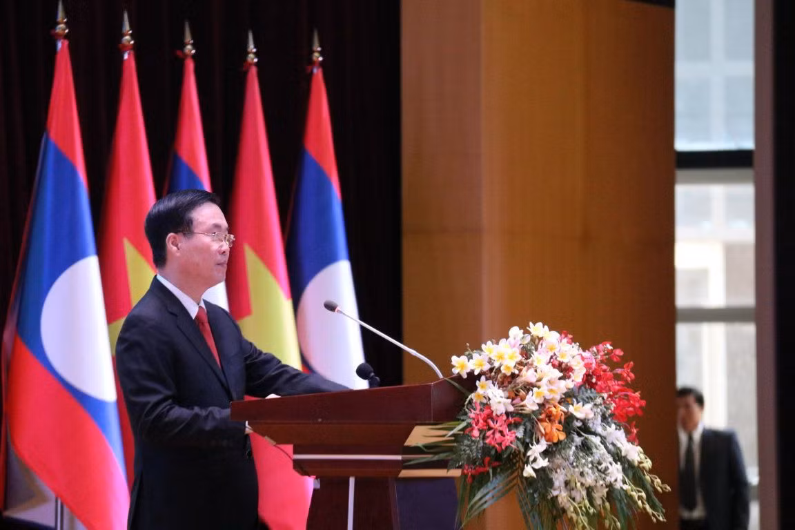 Le camarade Vo Van Thuong prend la parole à l’occasion du 60e anniversaire de l’établissement des relations diplomatiques et du 45e anniversaire de la signature du Traité d’amitié et de coopération Vietnam - Laos à Vientiane, Laos, le 18 juillet 2022. Photo : Xuân Son/NDEL.