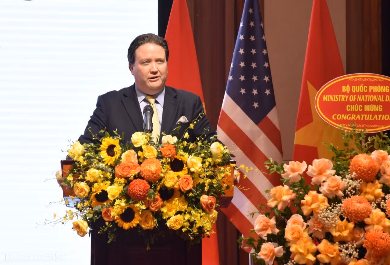 L’ambassadeur des États-Unis au Vietnam, Marc.E Knapper, prend la parole. Photo: baoquocte