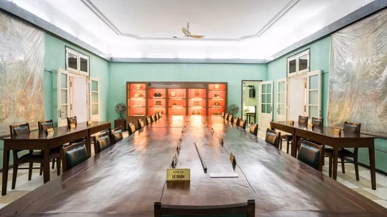 La salle de réunion de la maison D67 est préservée intacte, comme à l’époque. La salle de réunion de la maison D67 est préservée intacte, comme à l’époque.