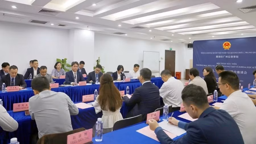 Colloque de promotion de l’investissement, du commerce, de la science, de la technologie et de l’innovation Vietnam – Chine. Photo : Consulat général du Vietnam à Guangzhou.