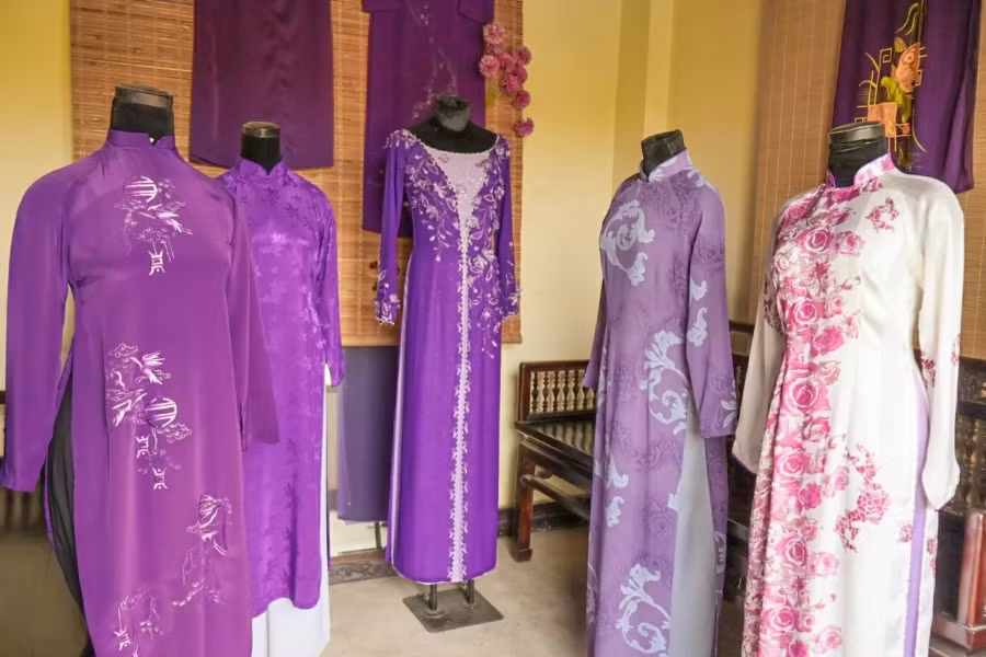 Le musée met également en avant les costumes associés aux patrimoines culturels immatériels du Vietnam, tels que le chants populaires "ví" et "giặm" (petites chansons alternées entre garçons et filles), le quan họ (chant populaire de Bac Ninh) et le đờn ca tài tử (chant des amateurs). Photo : Truc Linh.