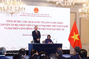 Le secrétaire général du PCV et président de la République, To Lam, prend la parole lors de la rencontre avec des représentants de la communauté vietnamienne en Europe. Photo : VNA.
