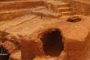 Des tombes anciennes et de précieux artefacts mis au jour à Nghe An