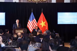 Le secrétaire général du PCV et président vietnamien To Lam à la rencontre avec des experts et intellectuels vietnamiens aux États-Unis. Photo : VNA.