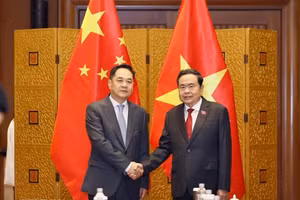 [En images] Le président de l’AN Tran Thanh Man rencontre des personnalités chinoises engagées dans l’amitié sino-vietnamienne