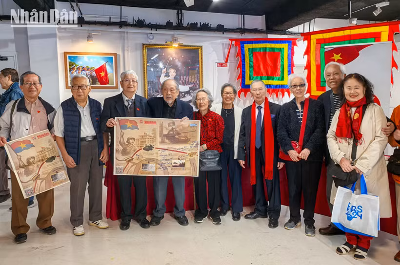 Un demi-siècle s’est écoulé depuis le 30 avril, jalon historique de la nation, mais, dans le cœur des Viet Kieu demeurent intacts les souvenirs des marches enflammées, des drapeaux rouges frappés d’étoile d’or fièrement levés, et des cris vibrants « Vietnam - Ho Chi Minh » résonnant dans les rues.