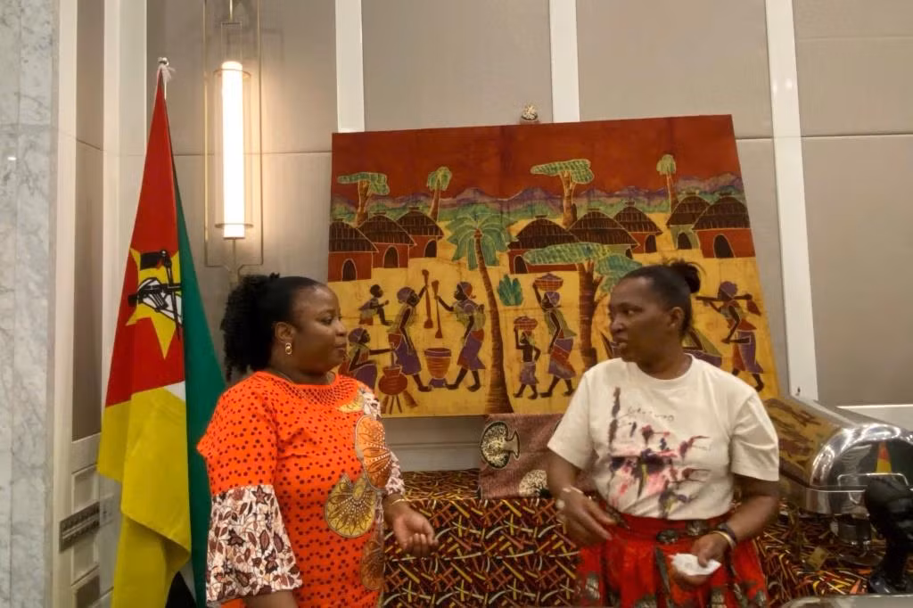 Deux femmes du Mozambique. Photo : XD. Deux femmes du Mozambique. Photo : XD.