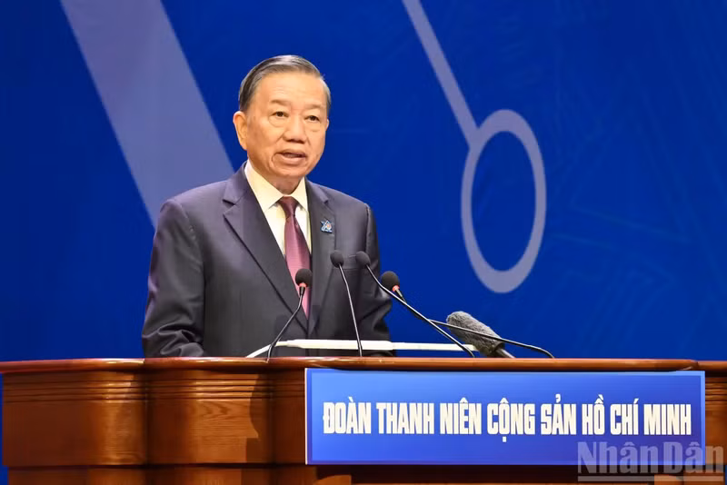 Le secrétaire général du Parti et président de la République, To Lam, prend la parole. Photo : NDEL.