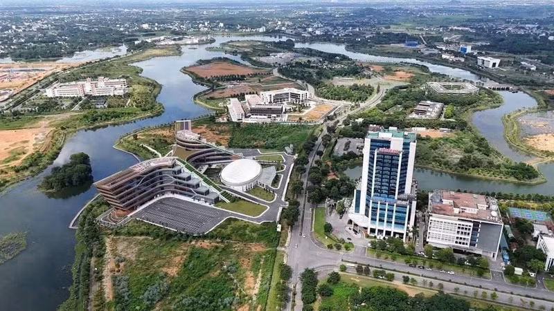 Vue des campus universitaires de Hoa Lac (Hanoï). Photo : NDEL