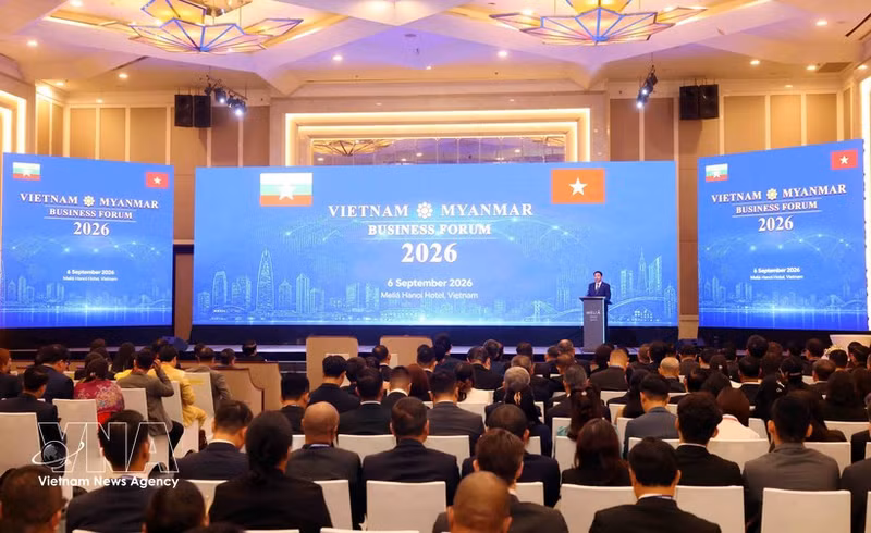 Lors du Forum des entreprises Myanmar-Vietnam, organisé dans le cadre de la visite officielle au Vietnam du dirigeant birman. Photo : VNA