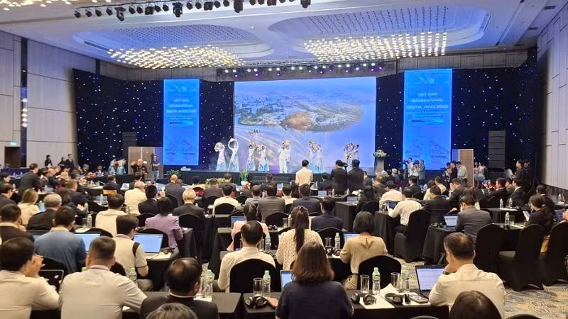 Cérémonie d’ouverture de la Semaine internationale du numérique au Vietnam 2026. Photo: NDEL.