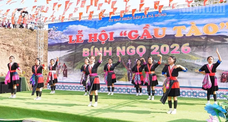 La Journée vise à mettre à l’honneur la culture de l’ethnie Hmong, à renforcer la solidarité entre les différentes communautés ethniques, ainsi qu’à promouvoir l’image, la population, la culture et le tourisme de Dien Bien. Photo : NDEL.