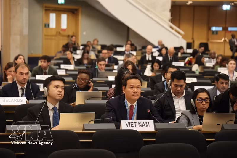 L’ambassadeur Mai Phan Dung, chef de la Mission permanente du Vietnam auprès de l’ONU, de l’Organisation mondiale du commerce (OMC) et d’autres organisations internationales à Genève. Photo : VNA.