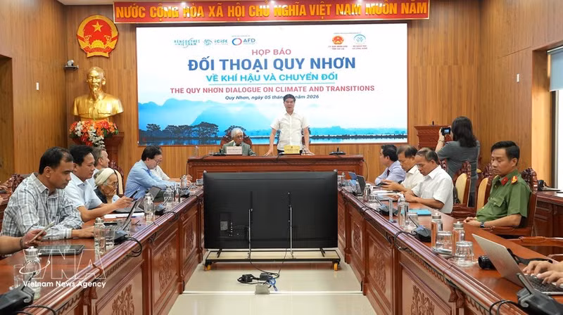 Le vice-président du Comité populaire de Gia Lai, Lam Hai Giang, s'exprime lors de la conférence de presse. Photo: VNA
