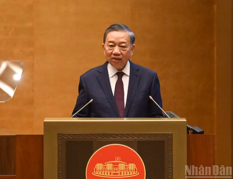 Le secrétaire général du Parti et président Tô Lâm prend la parole. Photo : NDEL.